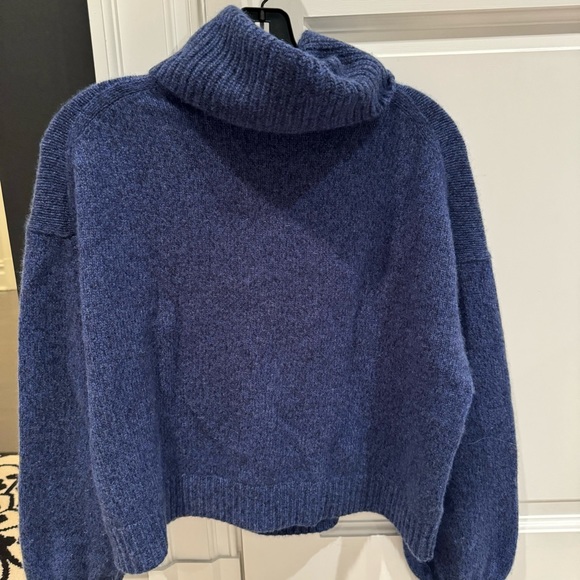 Alice + Olivia - Franklyn Turtleneck Pullover in Navy Multi - Picture 13 of 14